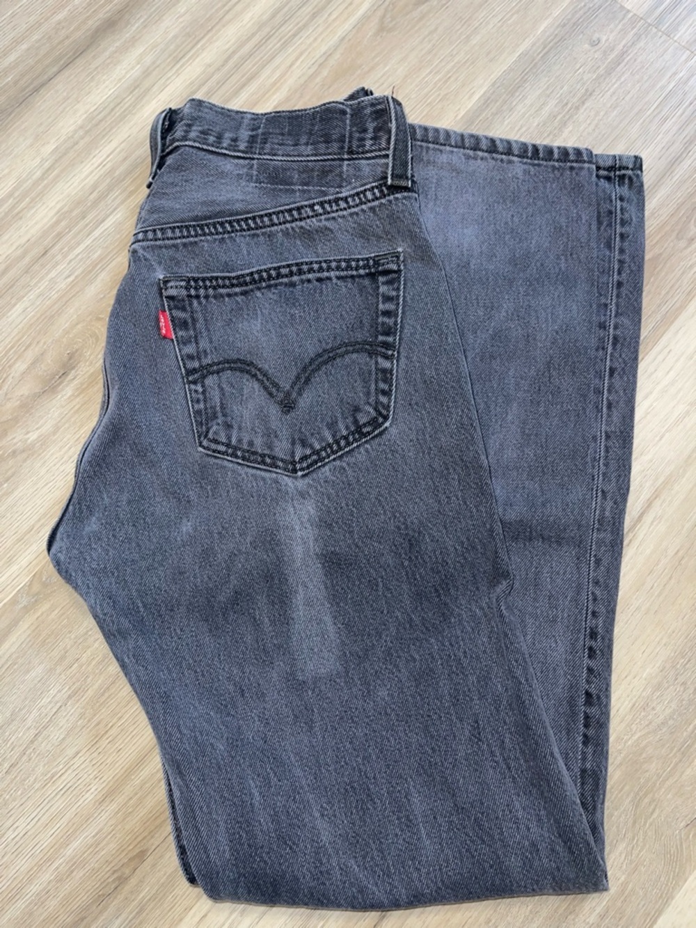 Levi's High-Rise Straight Jeans - Charcoal Black Wash - Picture 4 of 10